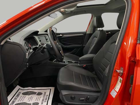 Used 2021 Volkswagen Jetta SE w/ SE Cold Weather Package image 27