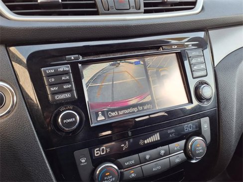 Used 2016 Nissan Rogue SV image 23