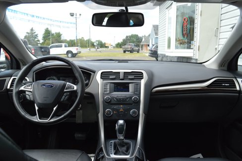 Used 2015 Ford Fusion SE w/ Equipment Group 202A image 30