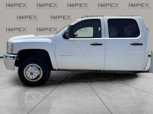 Used 2013 Chevrolet Silverado 3500 W/T image 39
