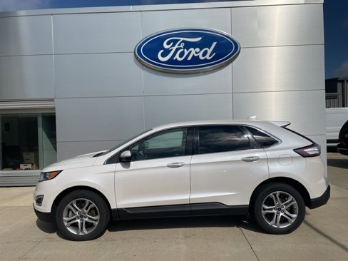 Used 2016 Ford Edge Titanium w/ Technology Package image 2