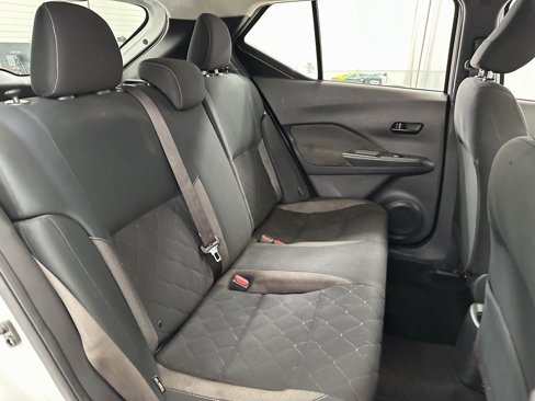 Used 2020 Nissan Kicks S image 20