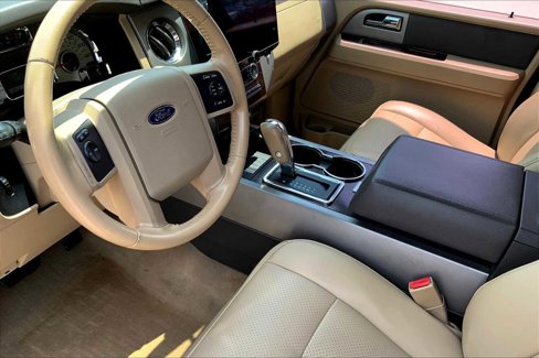 Used 2014 Ford Expedition XLT image 14