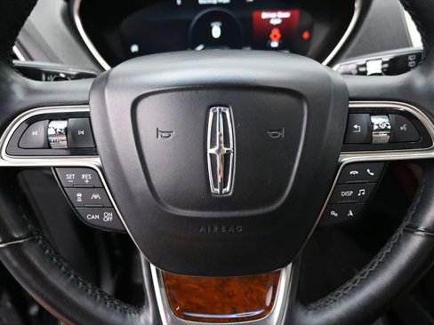 Used 2019 Lincoln Nautilus Reserve image 22