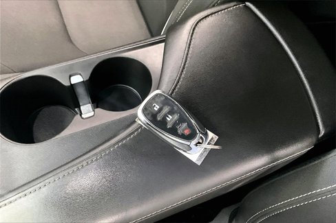 Used 2019 Chevrolet Camaro LT image 10