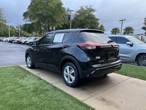 Used 2023 Nissan Kicks S image 5