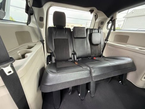 Used 2019 Dodge Grand Caravan SXT w/ Driver Convenience Group image 31