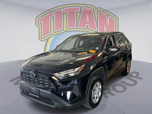 Used 2024 Toyota RAV4 LE image 1