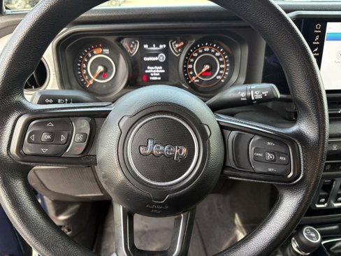 Used 2025 Jeep Wrangler Sport image 11