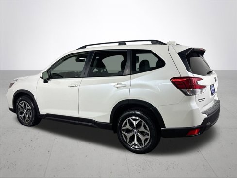 Used 2021 Subaru Forester Premium image 8