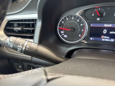 Used 2023 GMC Acadia SLT image 34