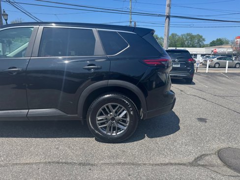 Used 2024 Nissan Rogue S image 8