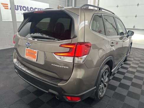 Used 2020 Subaru Forester Limited image 10