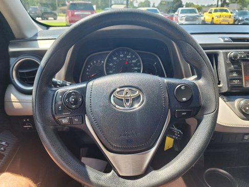 Used 2013 Toyota RAV4 XLE image 20