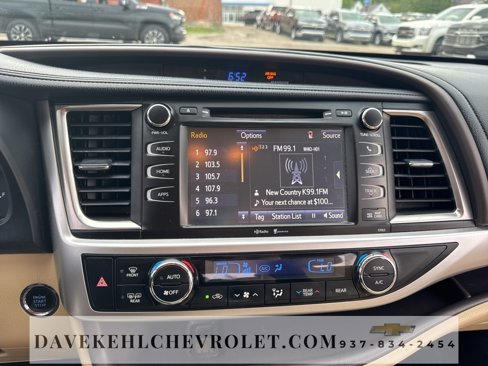 Used 2015 Toyota Highlander XLE image 14