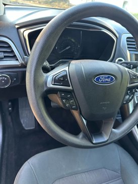 Used 2017 Ford Fusion SE w/ Fusion SE Technology Package image 30