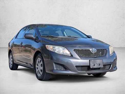Used 2010 Toyota Corolla LE image 3
