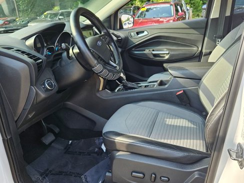Used 2019 Ford Escape SE image 10