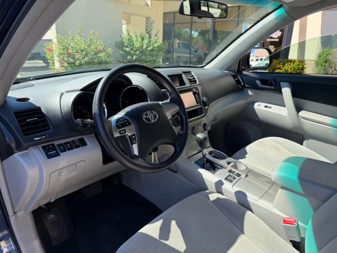 Used 2013 Toyota Highlander Plus image 9