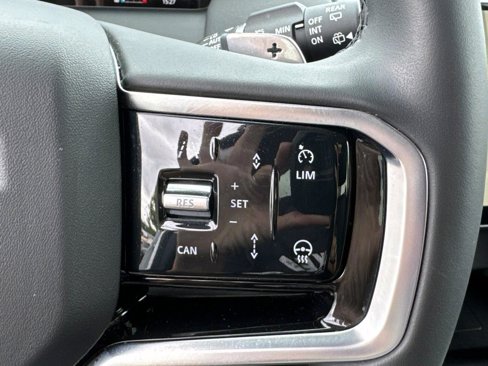 New 2024 Land Rover Discovery Sport S image 26