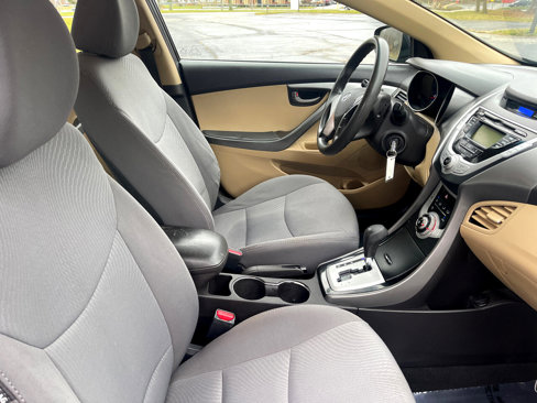 Used 2012 Hyundai Elantra GLS image 32