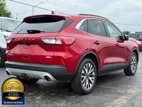 Used 2020 Ford Escape Titanium image 3