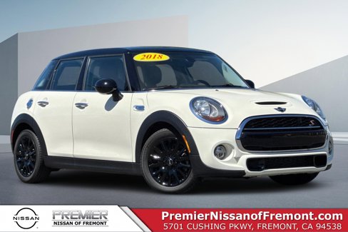 Used 2018 MINI Cooper S image 1