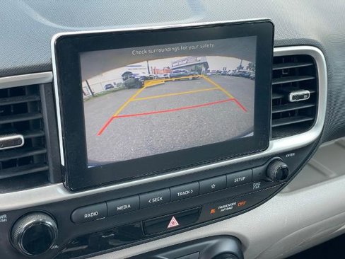 Used 2022 Hyundai Venue SEL image 20