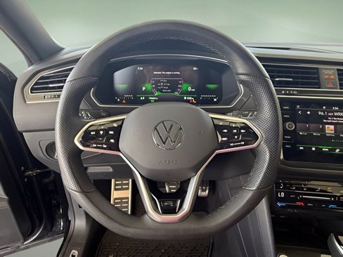 Used 2024 Volkswagen Tiguan SE R-Line image 36