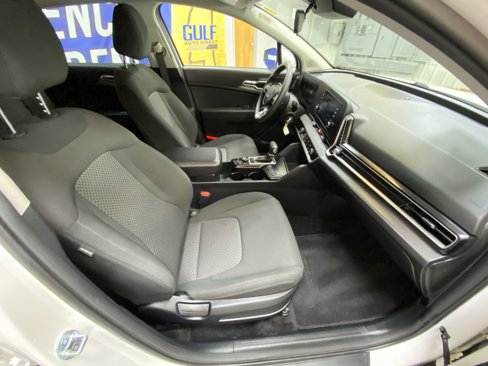 Used 2024 Kia Sportage LX image 24