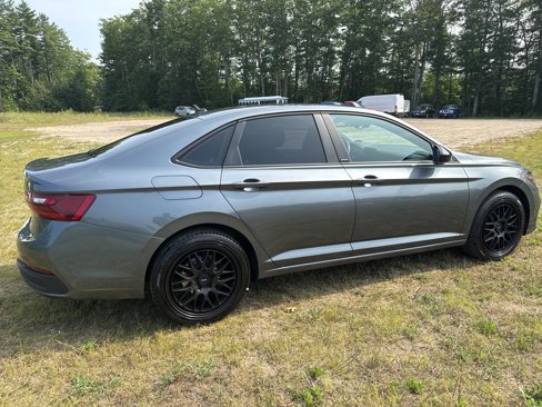 Used 2025 Volkswagen Jetta Sport image 8