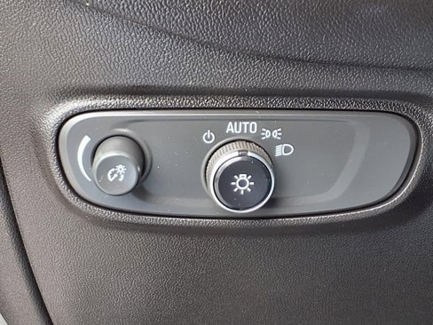Certified 2021 Chevrolet Equinox LS w/ LPO, Blackout Package image 16