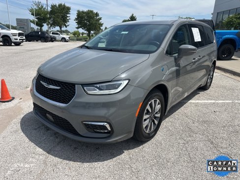 Used 2022 Chrysler Pacifica Touring-L image 12
