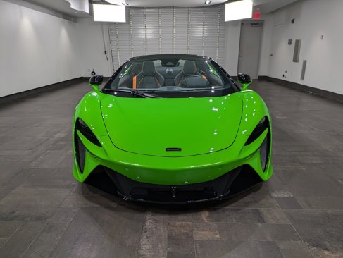 Used 2025 McLaren Artura Spider image 2