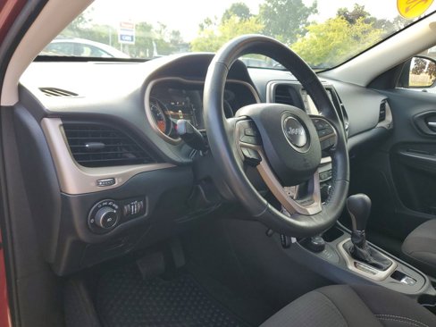 Used 2015 Jeep Cherokee Latitude w/ Cold Weather Group image 16