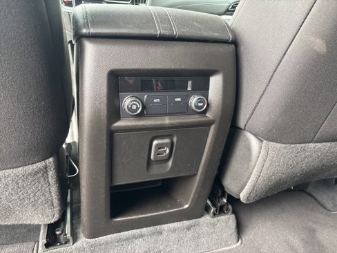 Used 2022 Chevrolet Traverse LT image 14