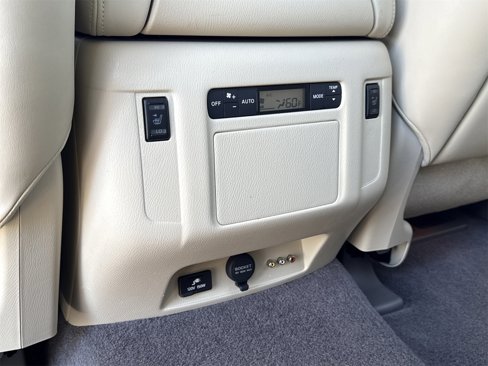 Used 2017 INFINITI QX80 2WD w/ Deluxe Technology Package image 14