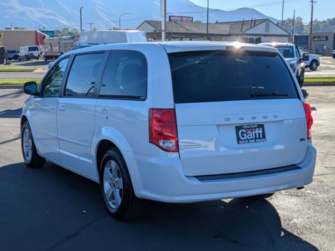 Used 2017 Dodge Grand Caravan SE image 5