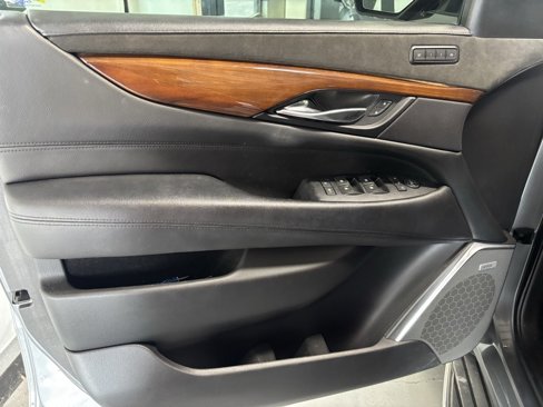 Used 2019 Cadillac Escalade ESV Luxury image 9