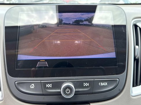 Used 2020 Chevrolet Malibu LS w/ Driver Confidence Package II image 23