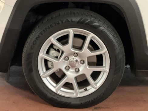 Certified 2021 Jeep Renegade Latitude w/ Sun & Sound Group image 25