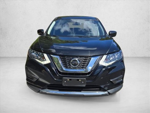 Used 2018 Nissan Rogue S image 2