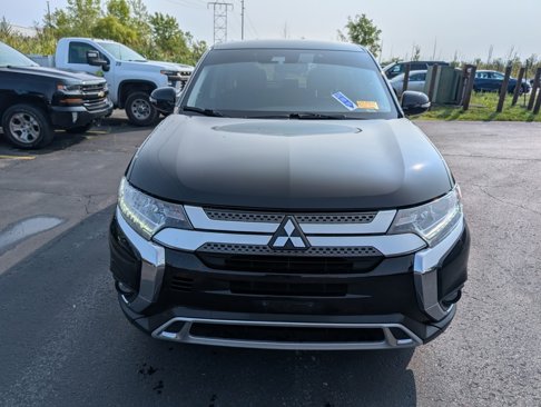 Used 2020 Mitsubishi Outlander AWD image 2