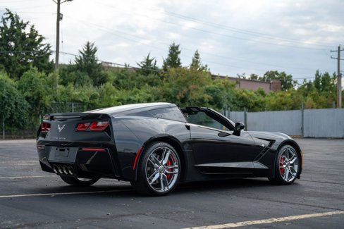 Used 2017 Chevrolet Corvette Stingray Coupe w/ 1LT image 17