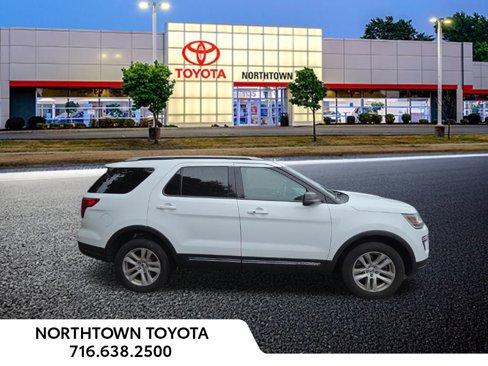 Used 2019 Ford Explorer XLT image 5