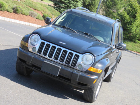 Used 2005 Jeep Liberty Limited image 14
