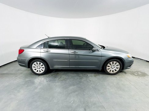 Used 2012 Chrysler 200 LX image 4