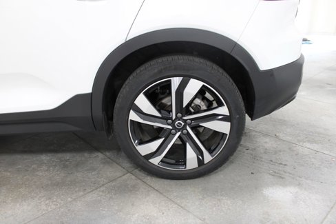 Used 2024 Volvo XC40 B5 Plus w/ Climate Package image 36