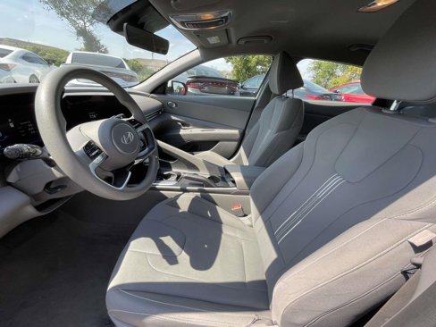 Used 2024 Hyundai Elantra SEL image 28