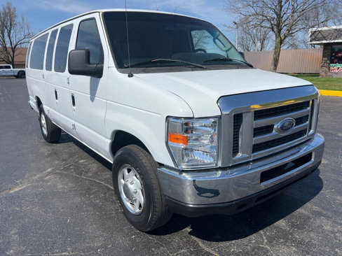 Used 2011 Ford E-350 and Econoline 350 XLT image 4
